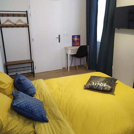 Chambres D'Hotes "Au Pied De La Bealiere" Montpezat-sous-Bauzon Cameră foto