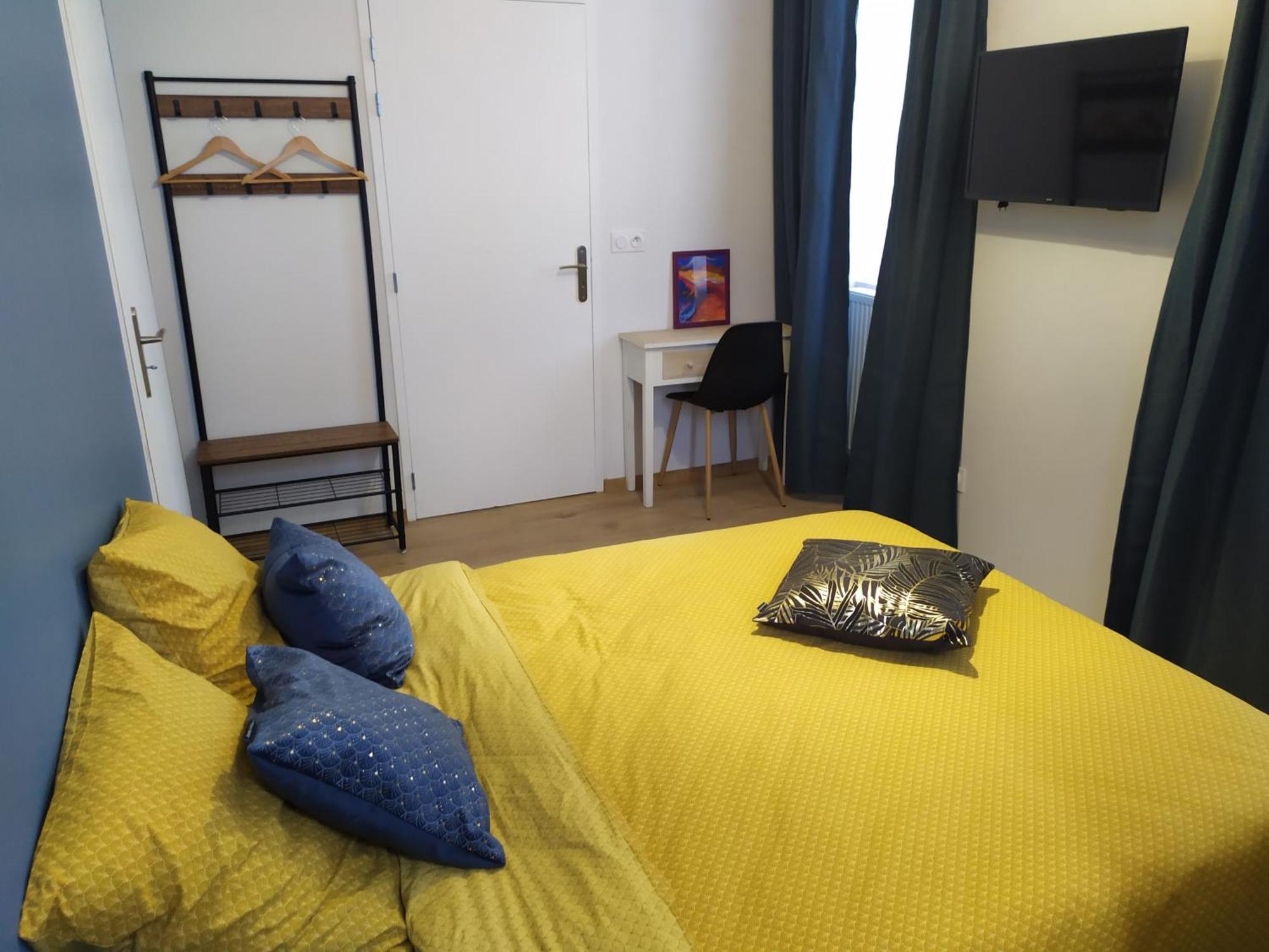 Chambres D'Hotes "Au Pied De La Bealiere" Montpezat-sous-Bauzon Cameră foto